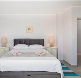 4 Bedroom Villa with Pool near Milna, Brac Island Sleeps 8 